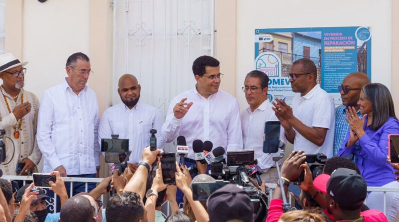 Turismo inaugura programas para mejorar viviendas y fachadas en la Ciudad Colonial