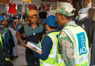Alcaldía del DN notifica a comerciantes por ocupación de aceras en Cristo Rey Alcaldía del DN notifica a comerciantes por ocupación de aceras en Cristo Rey