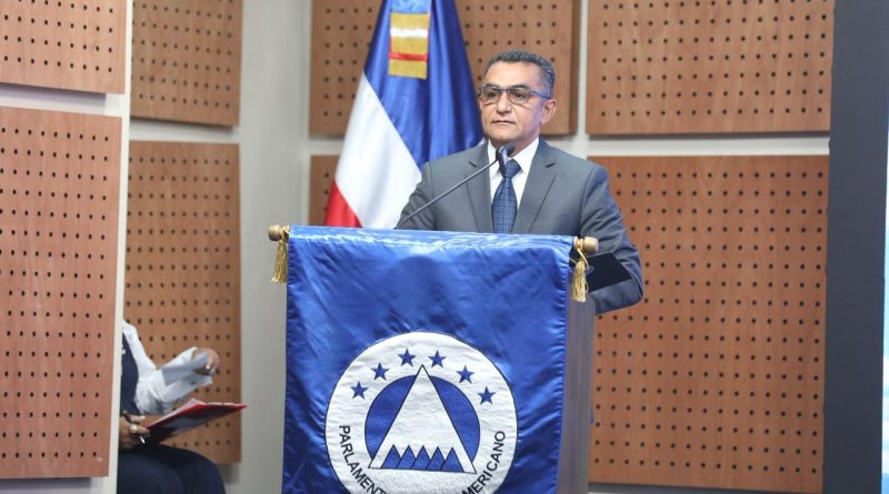 Diputado rechaza flexibilizar controles migratorios ante escasez de mano de obra agrícola Diputado rechaza flexibilizar controles migratorios ante escasez de mano de obra agrícola