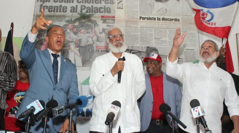 Juan Hubieres reta a sectores productivos a debatir los subsidios que reciben del Estado Juan Hubieres reta a sectores productivos a debatir los subsidios que reciben del Estado