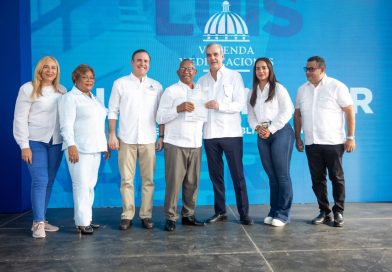 Abinader entrega 422 títulos de propiedad en Santo Domingo Norte Abinader entrega 422 títulos de propiedad en Santo Domingo Norte