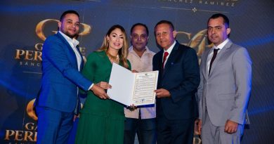 Iluminada Muñoz recibe reconocimiento en Cotuí y es declarada visitante distinguida