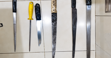 Policía ocupa 12 armas blancas e interviene cuatro puntos en San Cristóbal y Haina